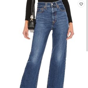 Levi’s Ribcage Ankle Straight Jean, High Rise in Noe Fog